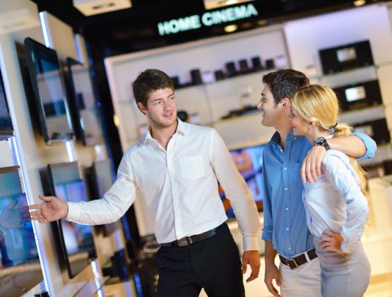 Consumer Spending Slows in August and Inflation at 1.8%, Gold Prices Tick Downward