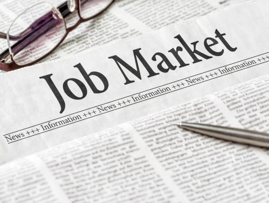 Jobless Claims Hit 1 Month Low in Strong Market, Gold Prices Drop